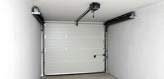 Cómo elegir la puerta metálica adecuada para tu garaje